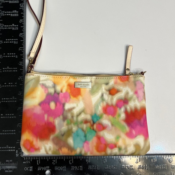 Kate Spade wristlet - Picture 3 of 4